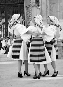 562922_669586803071615_193439328_n